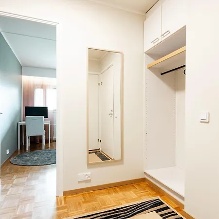 Two-room In Center With Private Entrance * 컬커뉴미