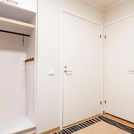 Two-room In Center With Private Entrance 컬커뉴미